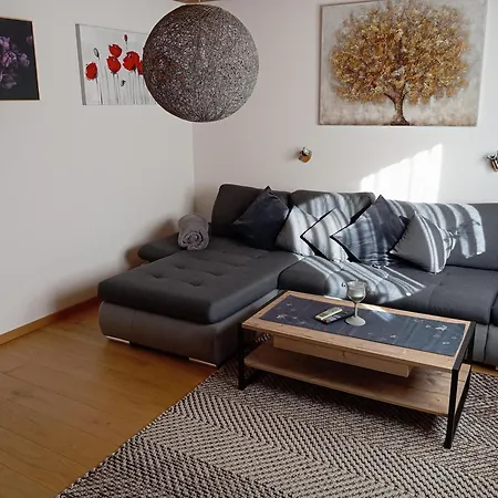 アパート Lisi トゥクス